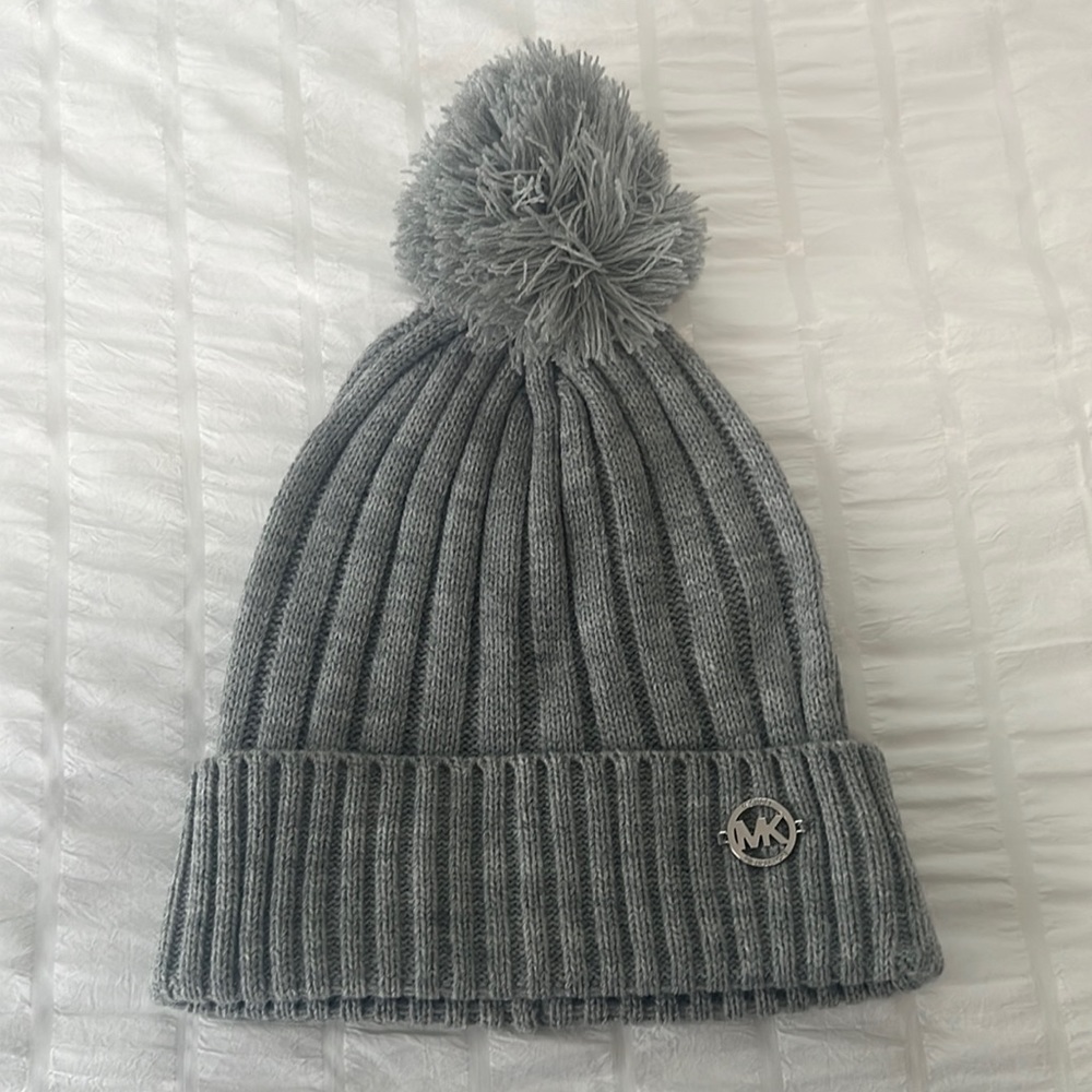 Like New Michael Kors Pom-Pom Knit Beanie Hat